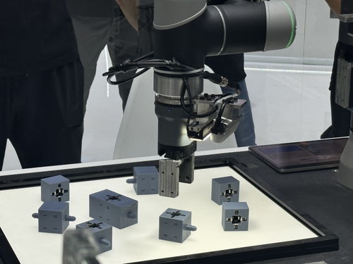 工業(yè)機器人新物種 具身智能引領“換道超車”，產(chǎn)品與市場研究報告正式發(fā)布